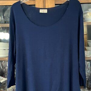 Free Kisses 1X Navy T-shirt